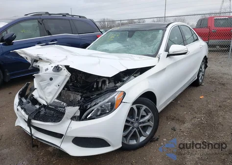 2015 Mercedes-Benz C 300 4Matic/Luxury 4Matic/Sport 4Matic из США, поврежденный, VIN 55SWF4KB4FU020226